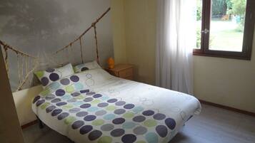 1 chambre, fer et planche Ă repasser, Wi-Fi, draps fournis