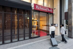 Property entrance - Richmond Hotel Sapporo Odori (Sapporo)