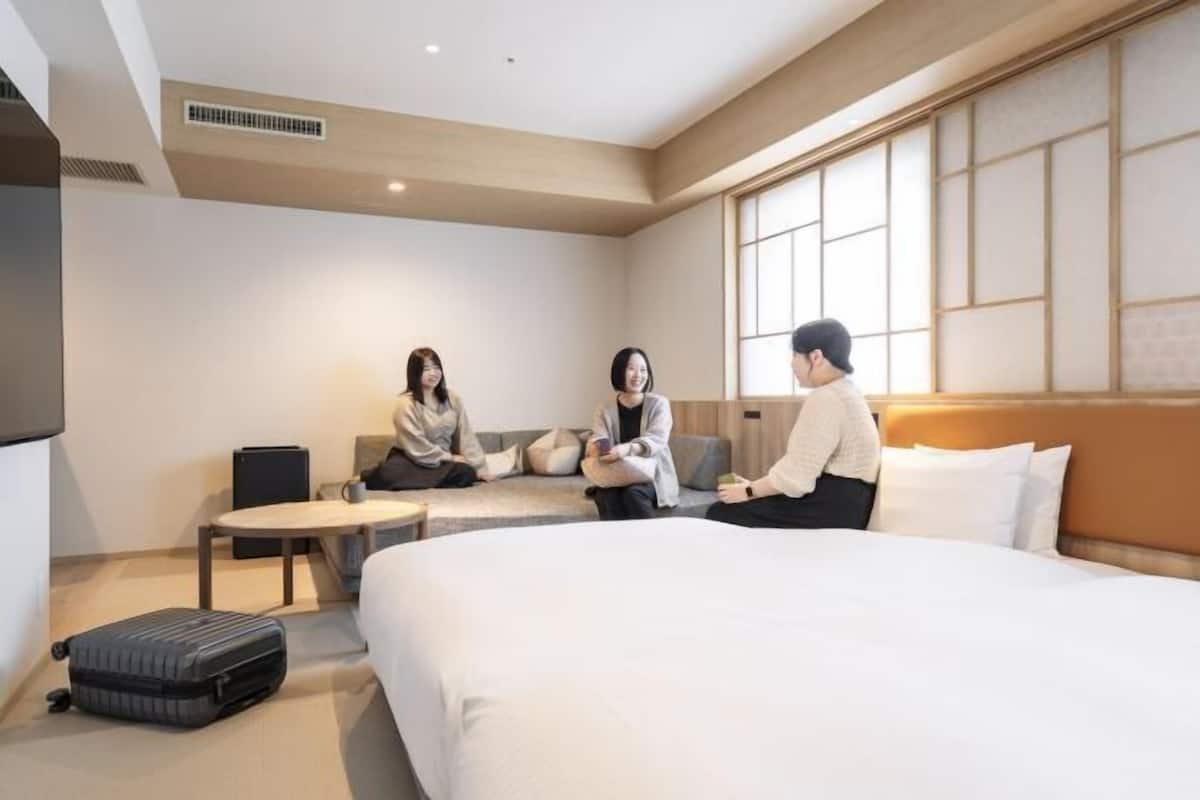 Desk, blackout curtains, free WiFi, bed sheets