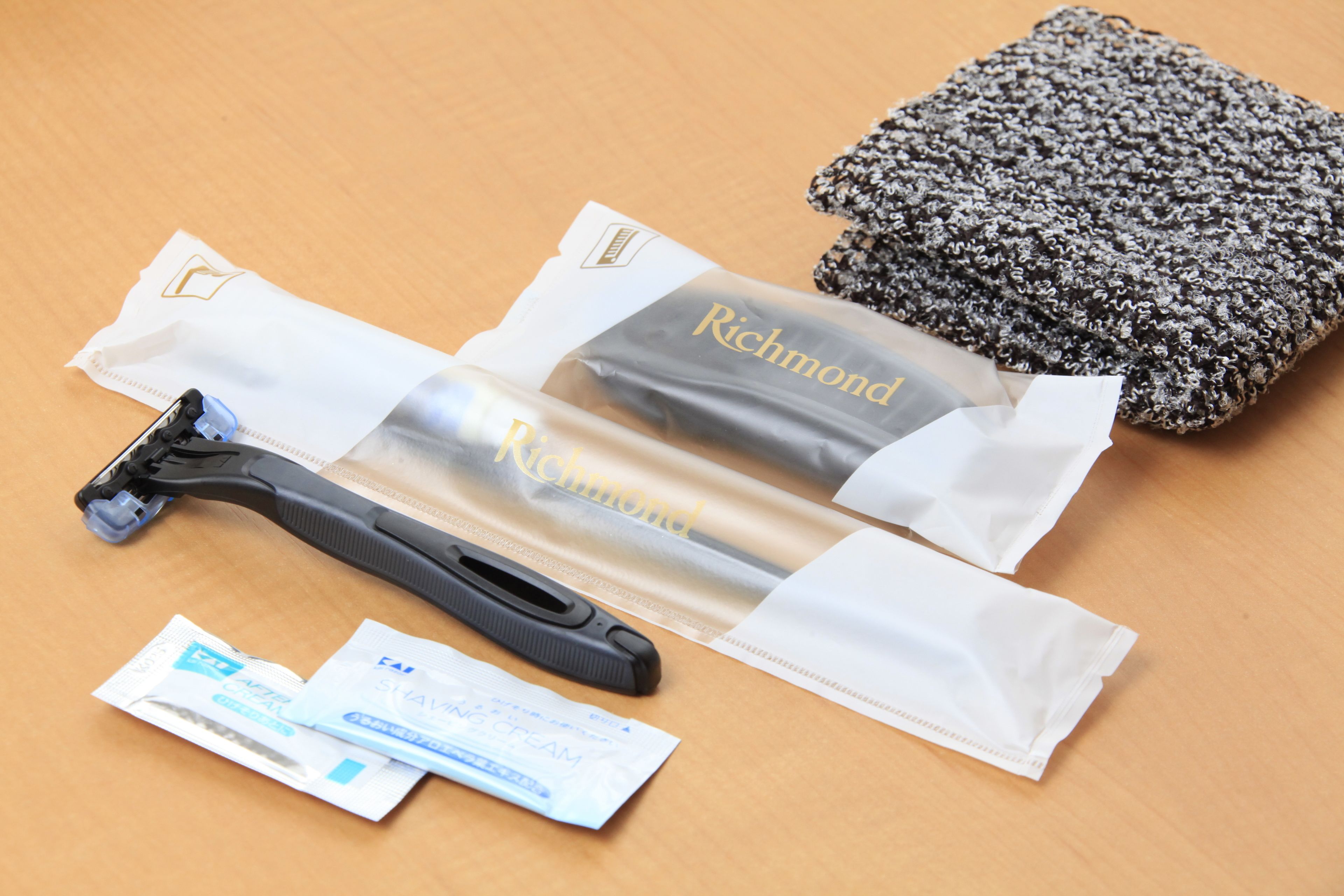 combined shower/bathtub, deep-soaking bathtub, free toiletries