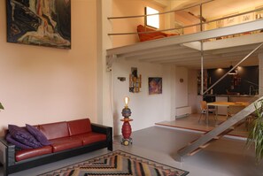 Smart TV, DVD player, books, music library