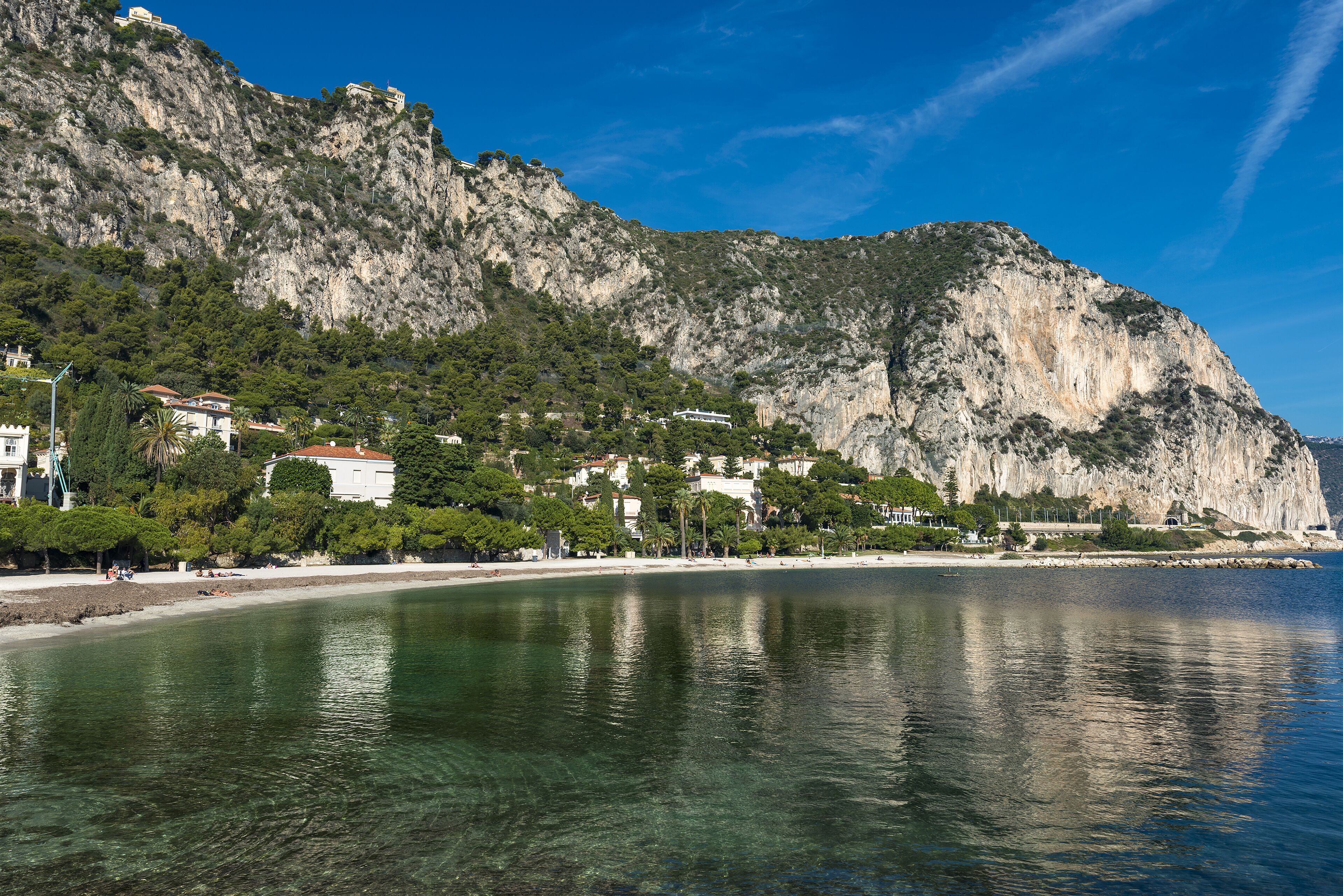 Una playa cerca