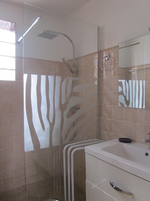 Hair dryer, towels, toilet paper