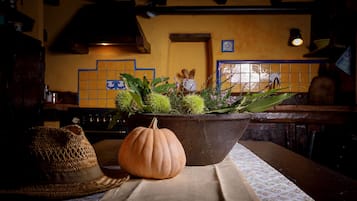 Køleskab, ovn, kogeplade, opvaskemaskine