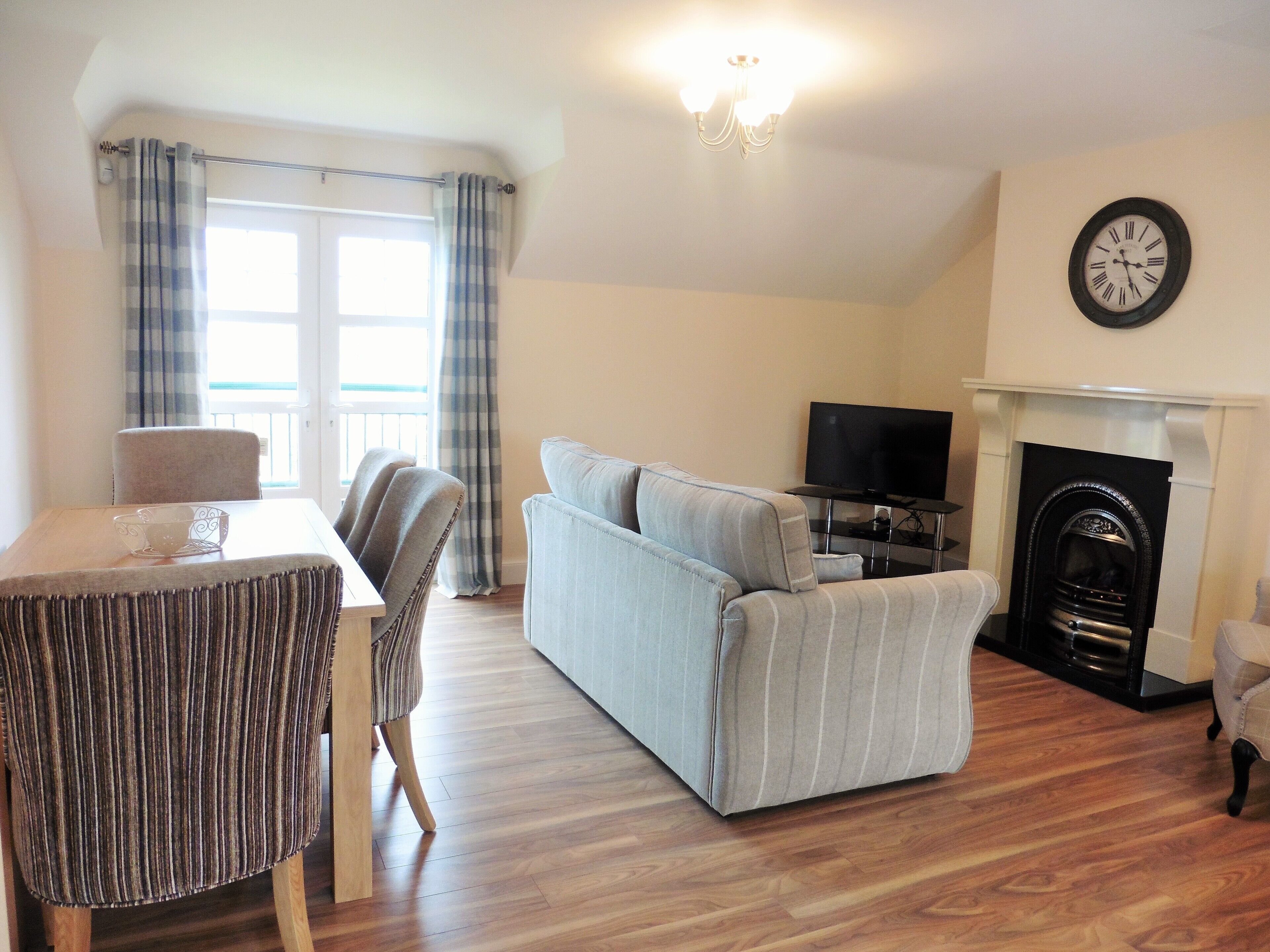 Ben-Ry Cottage, Luxury Accomodation with Magnificient River Views over Bushmills