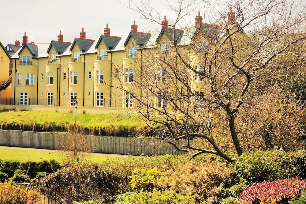 Ben-Ry Cottage, Luxury Accomodation with Magnificient River Views over Bushmills