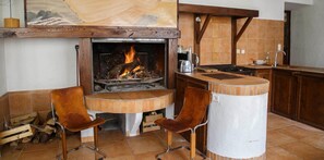 Micro-ondes, plaque de cuisson, bouilloire électrique