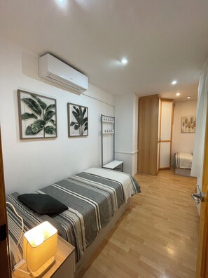 2 Schlafzimmer, BĂŒgeleisen/BĂŒgelbrett, Reisekinderbett, kostenloses WLAN