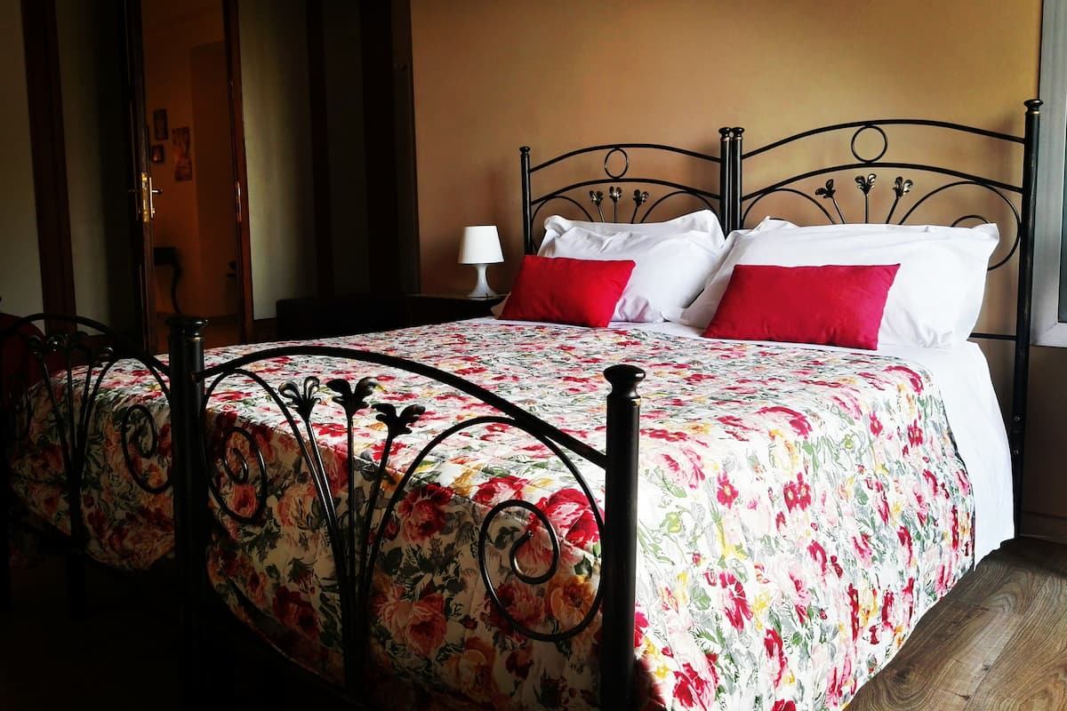 Habitación triple, balcón (Bellini) | Ropa de cama de alta calidad, edredón y camas con efecto memoria