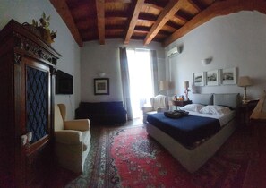 3 chambres, fer et planche à repasser, Wi-Fi gratuit, draps fournis