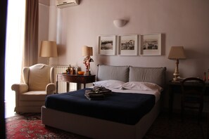 3 chambres, fer et planche à repasser, Wi-Fi gratuit, draps fournis