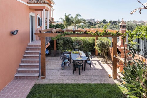 Villa de luxe avec piscine privée, à distance de marche de la bande