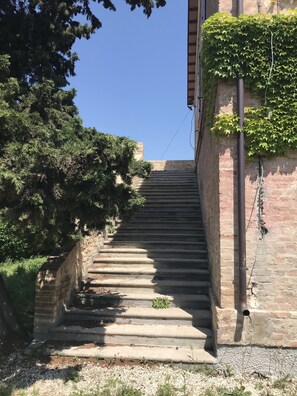Enceinte de lâhĂ©bergement