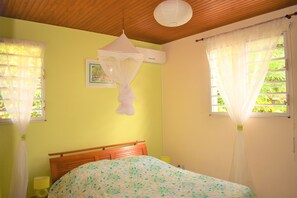 2 bedrooms, iron/ironing board, free WiFi, bed sheets