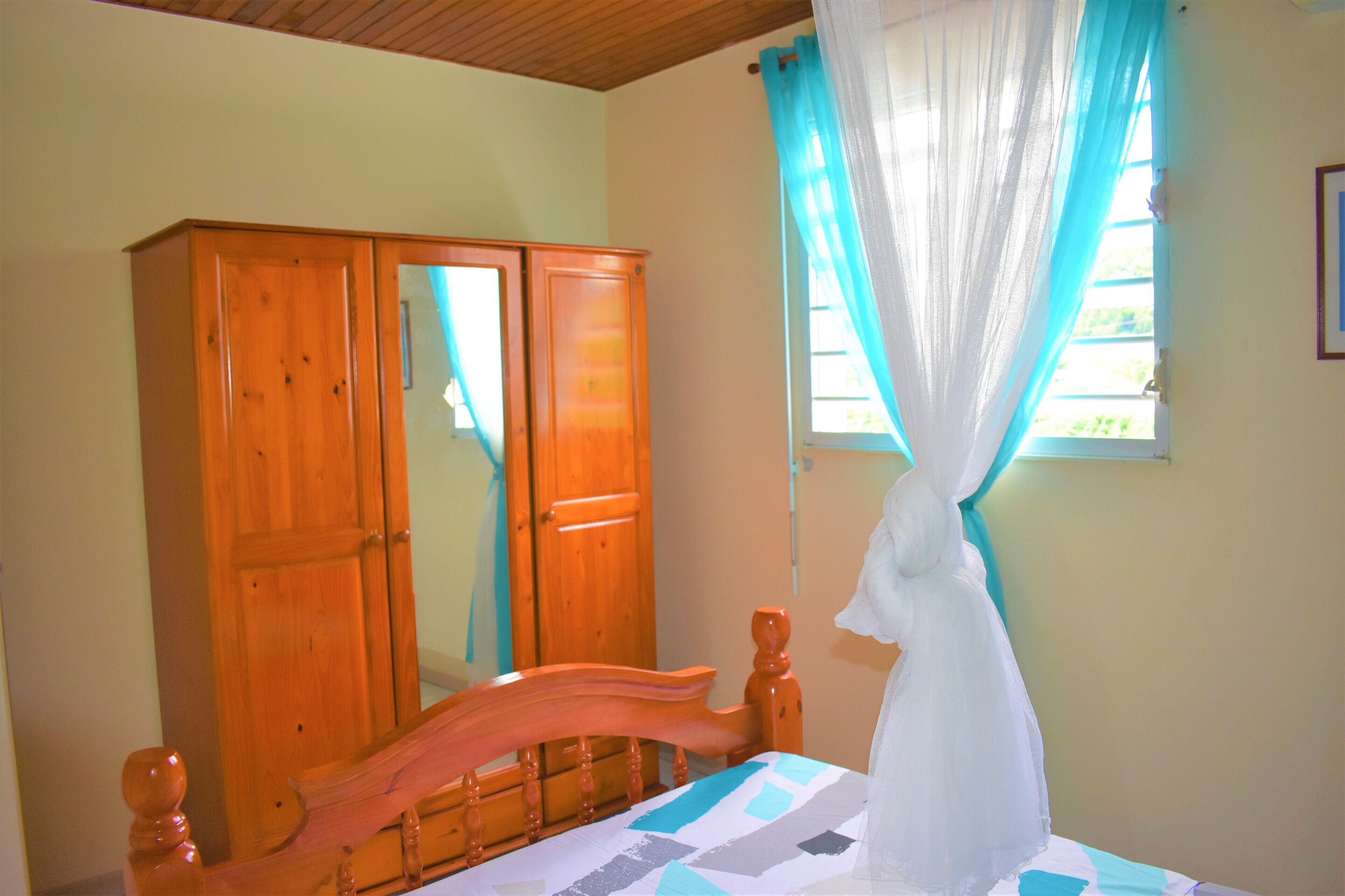 2 chambres, fer et planche à repasser, Wi-Fi gratuit, draps fournis