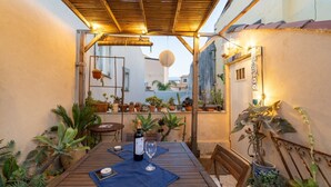 Outdoor dining - Casa Sophia - Ortigia (Siracusa)