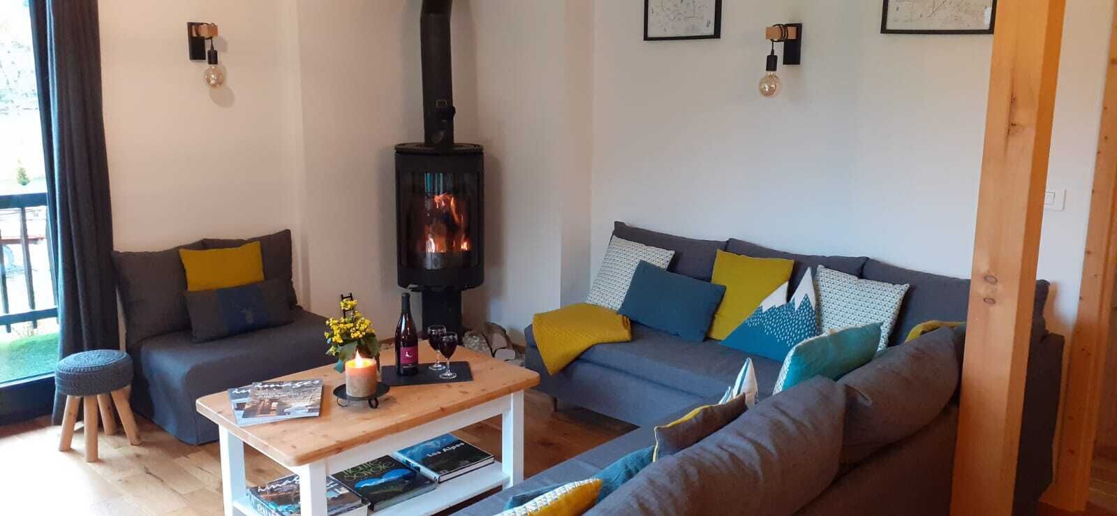 Cosy 5 bedroom chalet In Morzine. Bed and Breakfast or H/B available