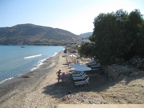 Una playa cerca, toallas de playa