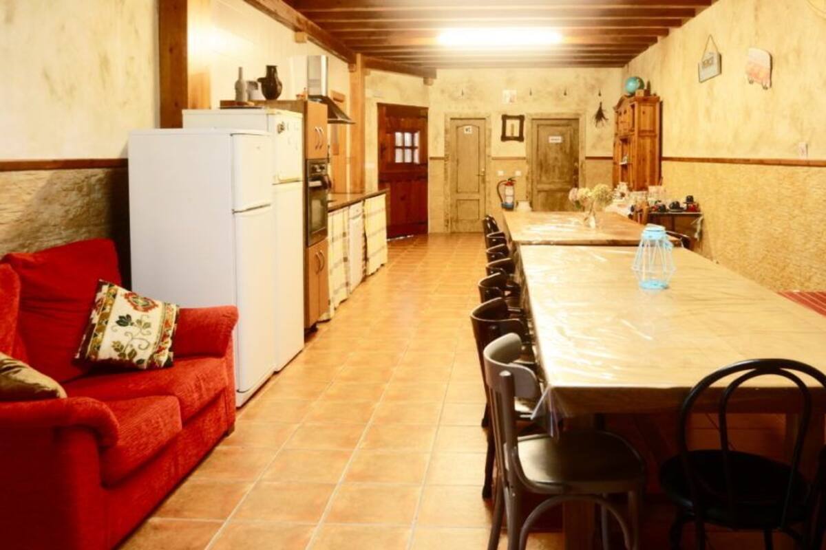 House, 6 Bedrooms | Private kitchen