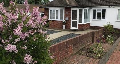 OYSTER BEACH COTTAGE - NEWLY REFURBISHED - 2 Bed Holiday Home