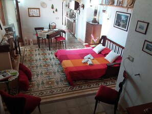 2 chambres, fer et planche à repasser