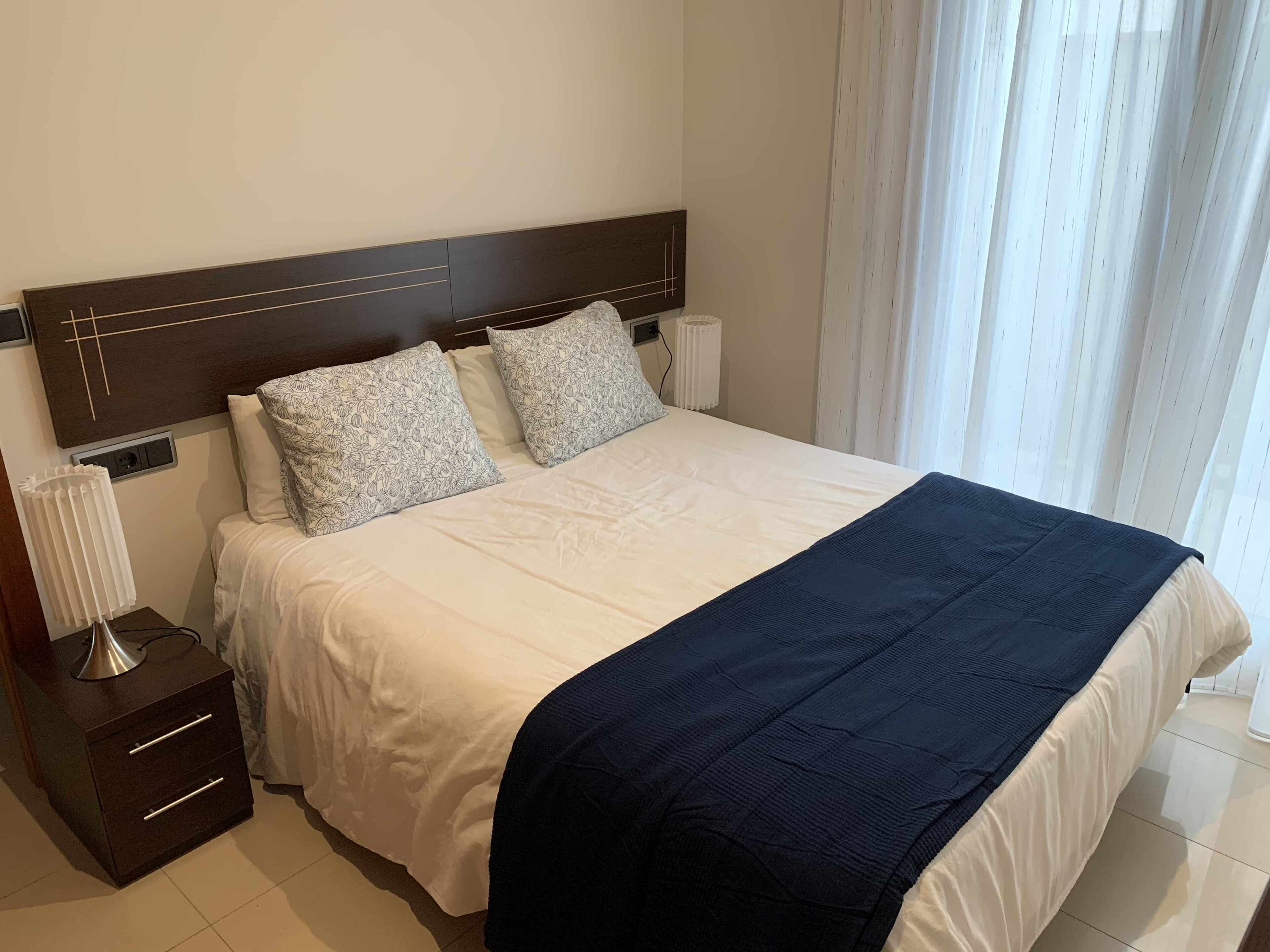 1 slaapkamer, een strijkplank/strijkijzer, gratis wifi, beddengoed