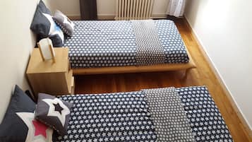3 slaapkamers, een strijkplank/strijkijzer, wifi, beddengoed