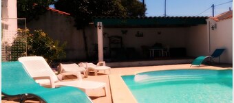 Villa with private pool in Carcassonne town, quiet area with castle views