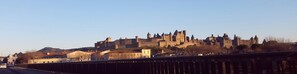 A historic cityscape with a prominent castle. - Villa with private pool in Carcassonne town, quiet area with castle views (Carcassonne)