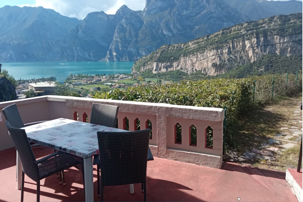 6 - Double with large balcony overlooking Lake Torbole