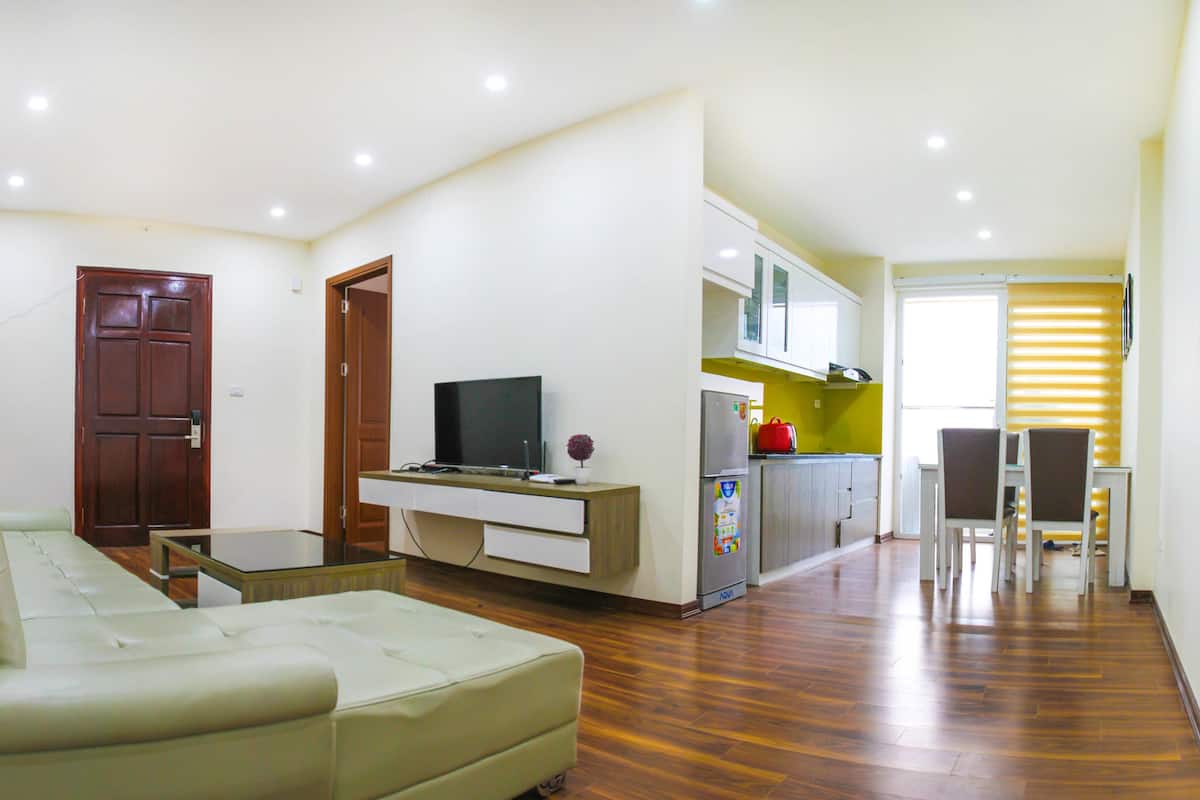 Superior Apartment, 2 Bedrooms, Bay View | Living area | 32-inch TV with cable channels
