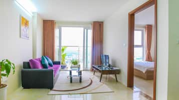 Standard Apartment, 2 Bedrooms, Bay View | Desk, soundproofing, free WiFi, bed sheets