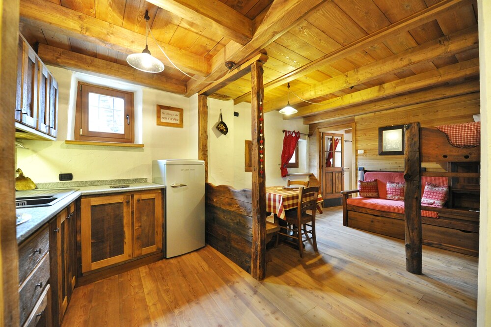 Pontey: Apartment/ flat - Pontey