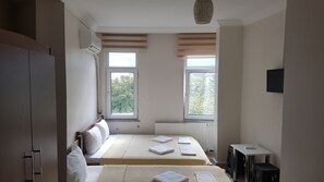Desk, free WiFi, bed sheets - Hakbilir Pansiyon (Amasra)