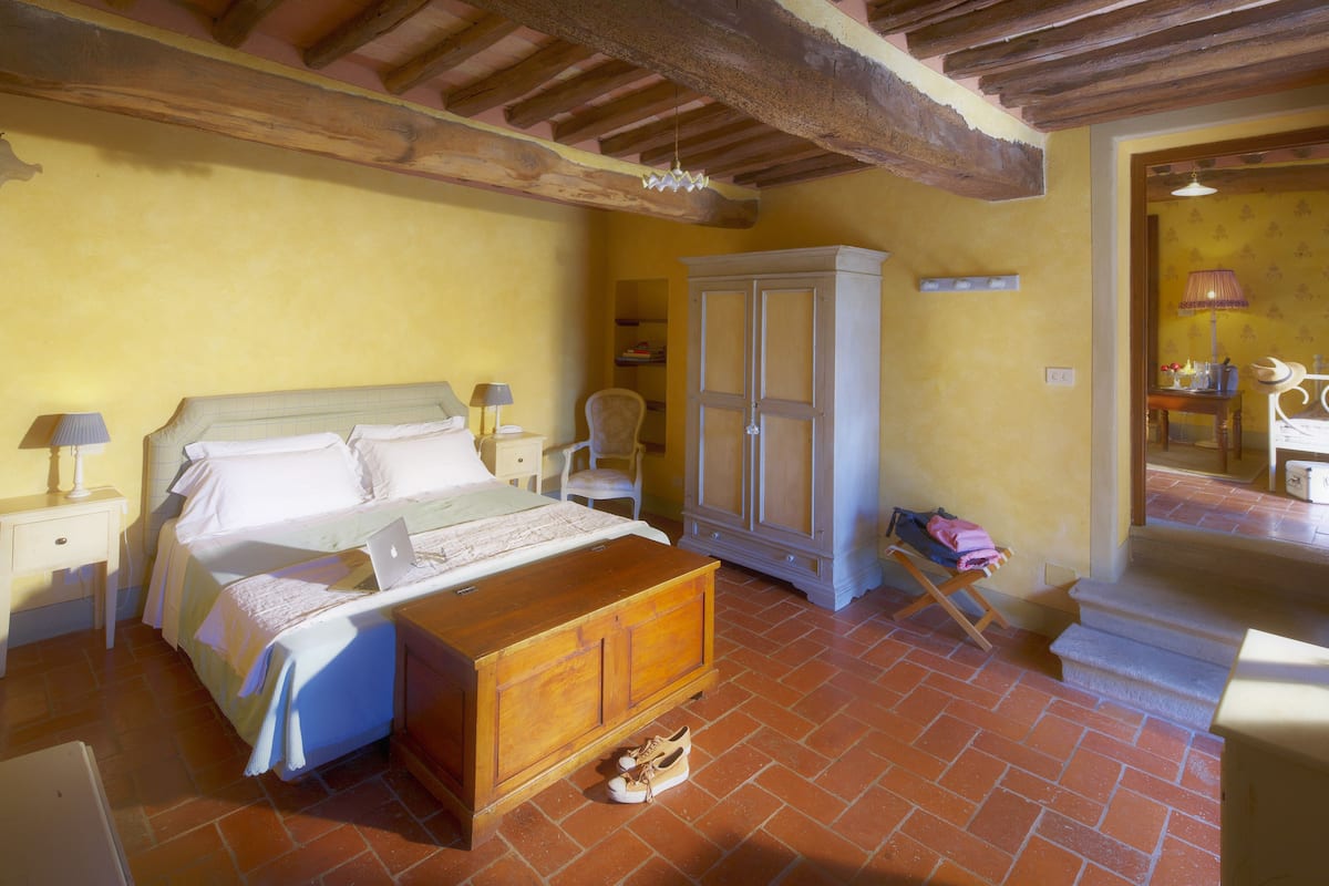 Suite | Rollaway beds (surcharge), WiFi (free)