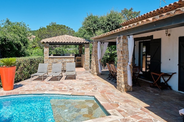 Villa La Crespina : piscine, cuisine extérieure , terrasse sud