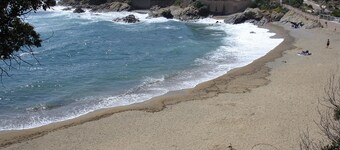 400m from the sea, Villa with splendid sea view, heated infinity pool