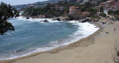400m de la mer Villa splendide VUE MER, PISCINE CHAUFFEE Ă DEBORDEMENT, BARBECUE