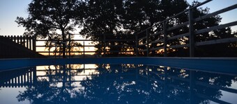 Family house 8-16 instead, peace and nature, swimming pool and park, pets