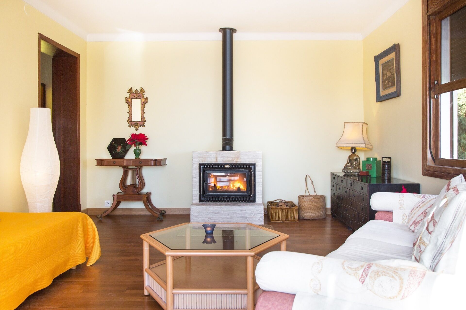 Garden villa with sea views. 5 min drive from Palma downtown walking to beach