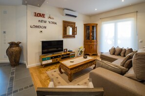 Smart TV, DVD player, aparelho de som