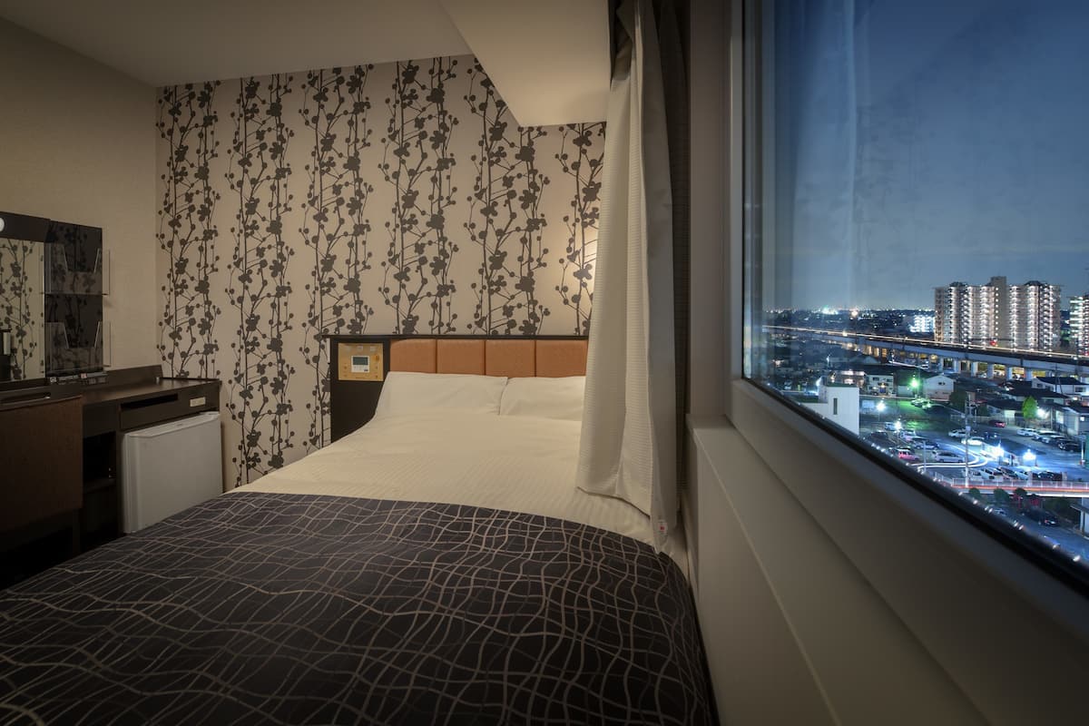 in-room safe, desk, blackout curtains, soundproofing