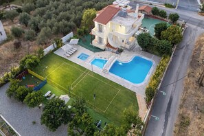 Exterior - 90m2 Pool, Pool, basket, playground, soccer, volley and more! (Rethymno)