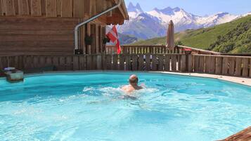 Piscine extérieure, piscine chauffée