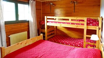 6 chambres, fer et planche à repasser, lit parapluie, Wi-Fi gratuit