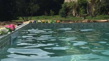 Piscina a l'aire lliure