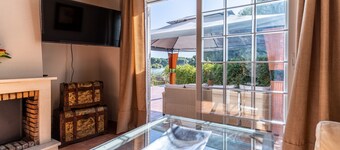 El Capricho del Lago House