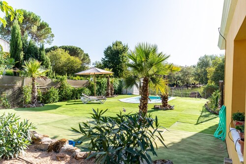 El Capricho del Lago House