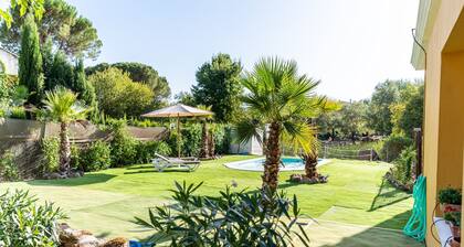 El Capricho del Lago House