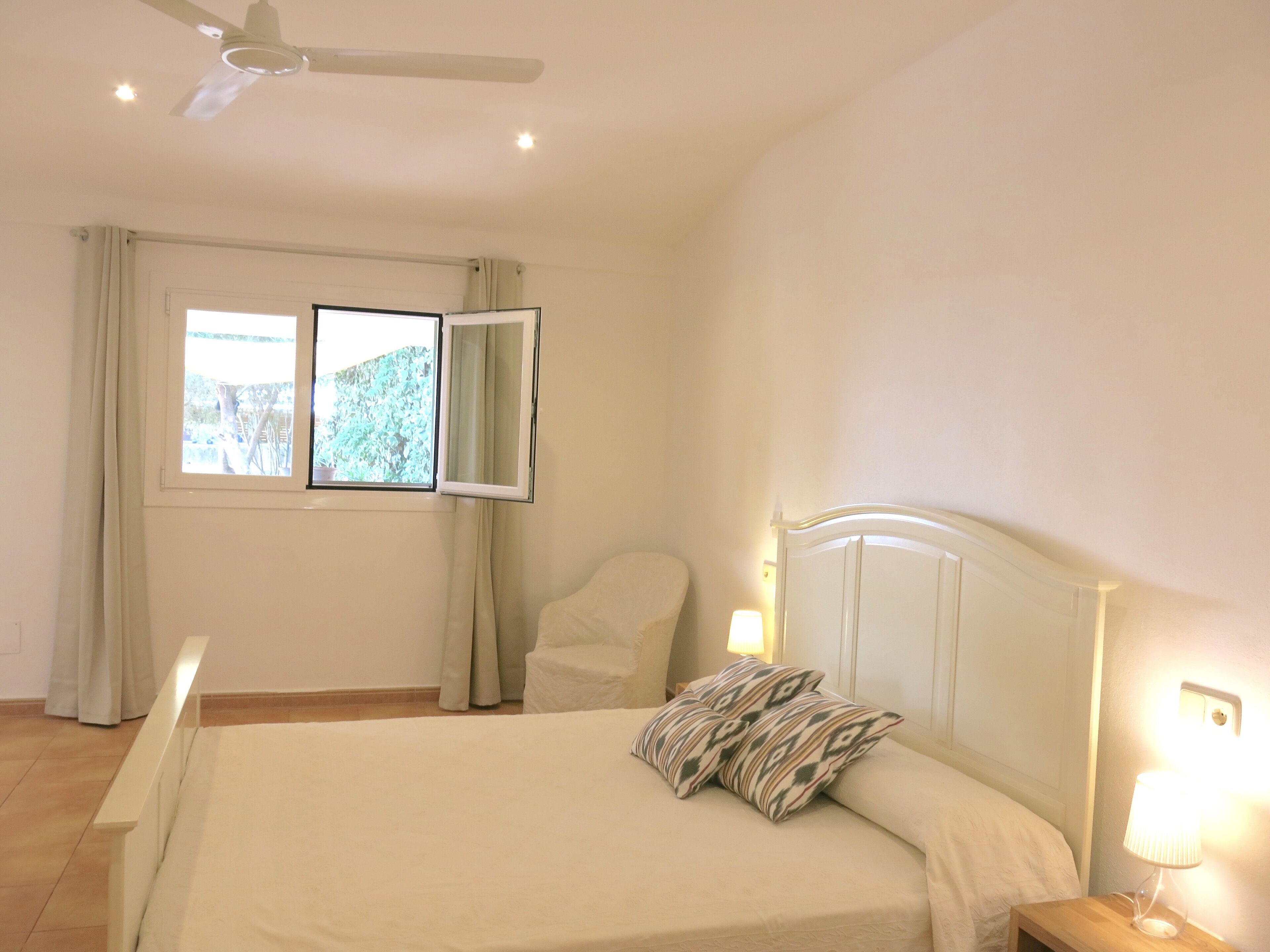 3 bedrooms, iron/ironing board, travel crib, WiFi